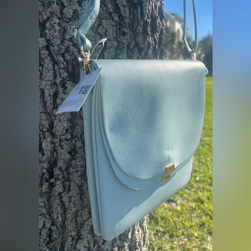 NWT! Stunning Sky Blue Crossbody Handbag 🌷 Beautiful 🤩 - Picture 4 of 7